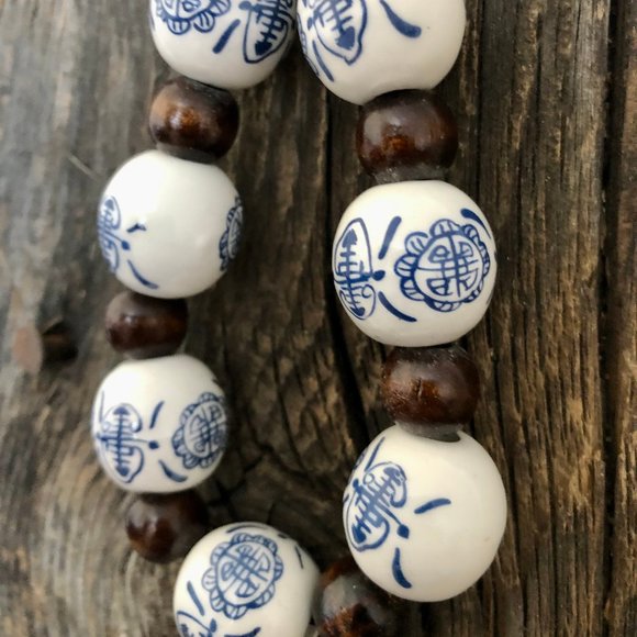 BRACELET, Pocelaine asian beads mix with wooden beads - Picture 1 of 5